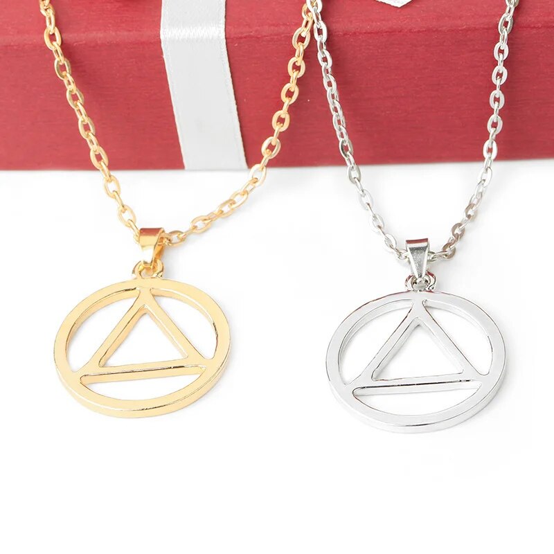2023 Cute Circle Triangle Eminem Pendants Necklace Cuban Link Chain Fashion Jewelry Stainless Steel